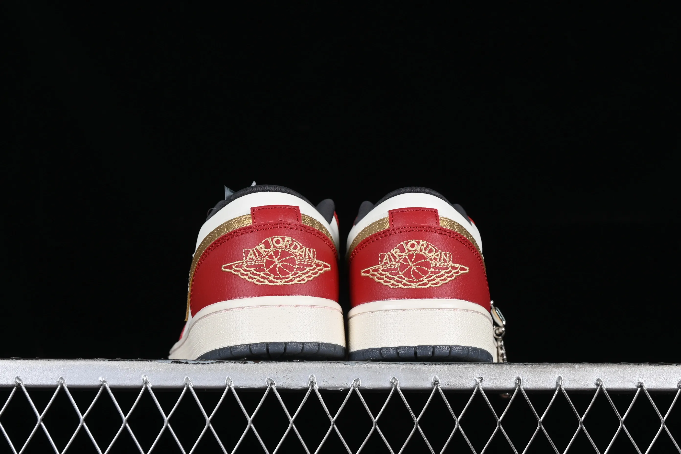 All categories Air Jordan Jordan series basketball shoes Air Jordan 1 Low Z version Jordan 1 Low "Year of the Dragon" AJ1 Joe 1 Year of the Dragon limited cultural and leisure sneakers FJ5735-100